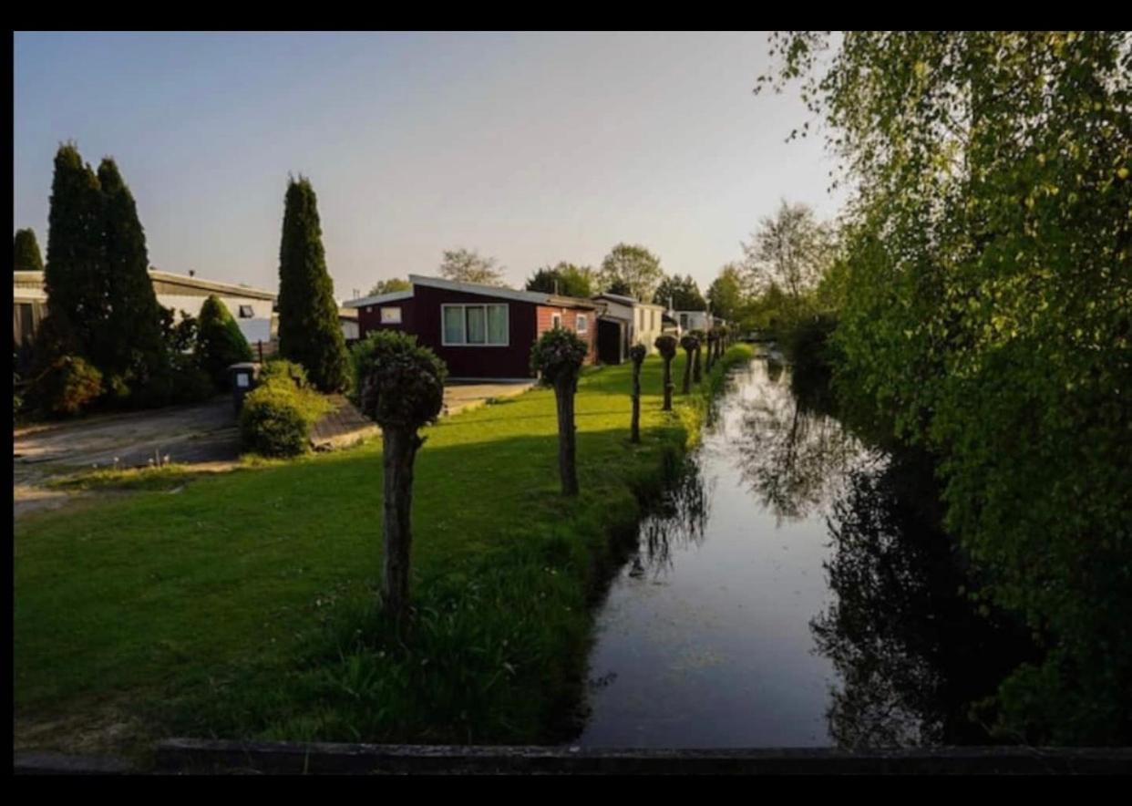 Cozy Chalet In Opmeer Near Amsterdam And Beach Luaran gambar